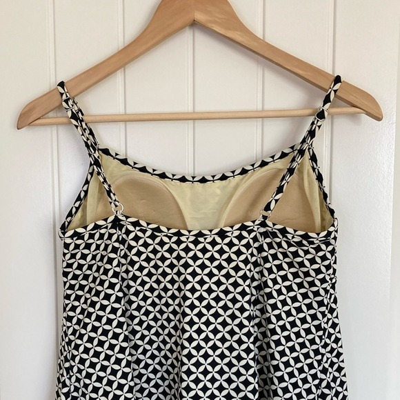 Swim Solutions Womens Swim Dress‎ Size 14 Black White Lined Modest Tummy Control - Picture 7 of 12